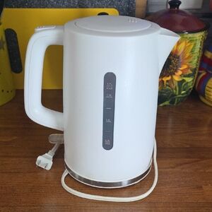 Electric White Kettle